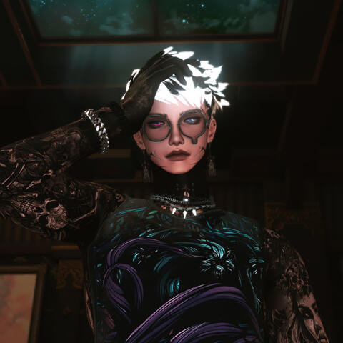 Kataurora Tsukitsune | Owner | Bartender